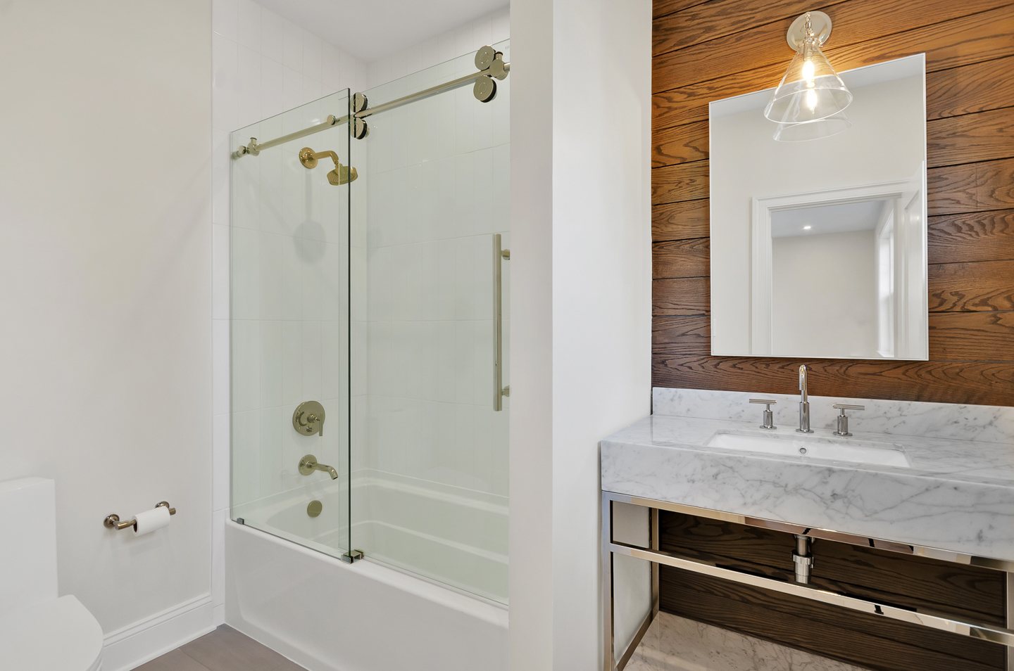 Downstairs Guest Suite Bath